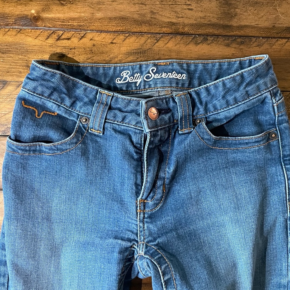 Kimes Ranch Betty 17